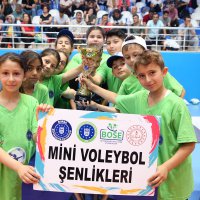 Okul sporlarına coşkulu final  