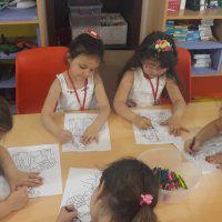 Sağlıklı çevre için fidan dikimi 