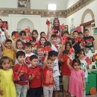 Sağlıklı çevre için fidan dikimi 