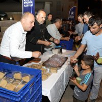 Camiler doldu taştı 