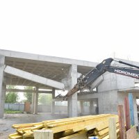 Atapark’taki kaçak bina yıkılıyor 