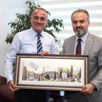 Gemlik belediye başkanına ipek tablo  