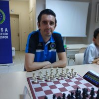 Büyükşehir satrançta zirvede 