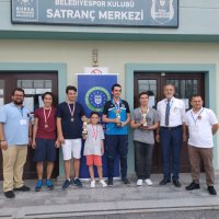 Büyükşehir satrançta zirvede 