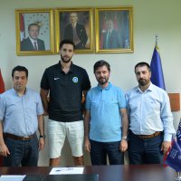 Furkan Dur sözleşme yeniledi 