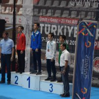 Karatecilerden 8 madalya 