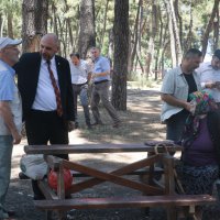 Göl kıyısında huzur buluşması 