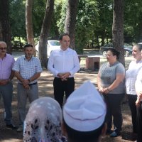 Göl kıyısında huzur buluşması 