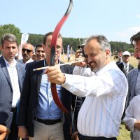 Ata sporlarına ‘renkli’ açılış  