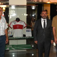 Efsane kaptanın milli forması müzelik oldu 