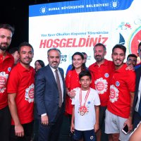 Yaz spor okullarına renkli mezuniyet  