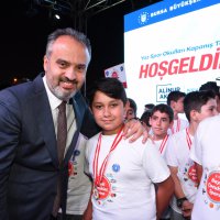 Yaz spor okullarına renkli mezuniyet  