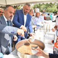 10 bin kişiye aşure ikramı  