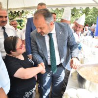 10 bin kişiye aşure ikramı  