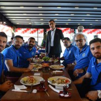 Efelere kahvaltı morali 