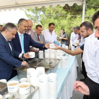 Üniversite öğrencilerine aşure ikramı 