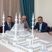 Üniversite öğrencilerine aşure ikramı 