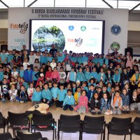 BursaFotoFest’e öğrenciler çıkarma yaptı 