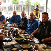 Efelere kupa öncesi kahvaltı morali 