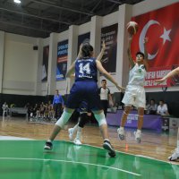 Periler evinde mutlu 