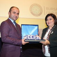 “Edebiyat yapmak, sözü kısaltmaktır” 