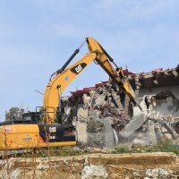 Kaçak villa yıkıldı  