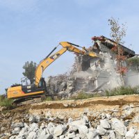 Kaçak villa yıkıldı  