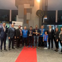 Satranççılar üç koldan kürsüye 