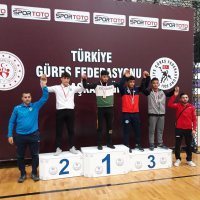 Yıldızlardan iki madalya 