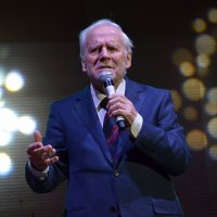 Şarkılar sanat güneşi için seslendirildi 