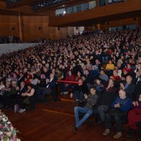 Şarkılar sanat güneşi için seslendirildi 