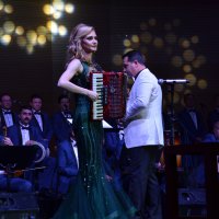 Şarkılar sanat güneşi için seslendirildi 