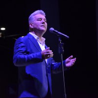 Şarkılar sanat güneşi için seslendirildi 