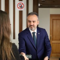 Bursa’da çok okuyan çok yol alıyor 