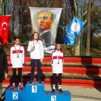 Eda Özrodop mesafe tanımıyor 