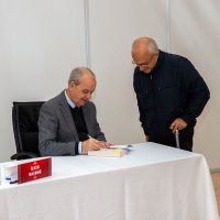 Ünlü yazarlar okurlarıyla buluştu 