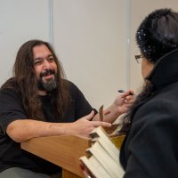 Ünlü yazarlar okurlarıyla buluştu 