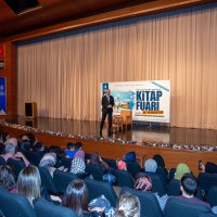 Ünlü yazarlar okurlarıyla buluştu 