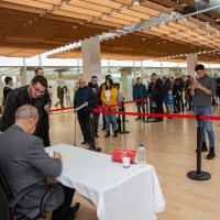 Ünlü yazarlar okurlarıyla buluştu 