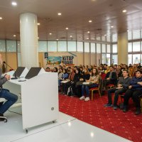 Ünlü yazarlar okurlarıyla buluştu 