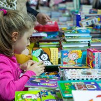 Ünlü yazarlar okurlarıyla buluştu 