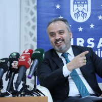 Bu kez başkan sordu, gazeteciler cevapladı  