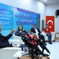 Bu kez başkan sordu, gazeteciler cevapladı  