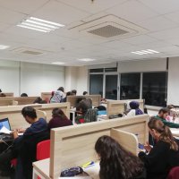 Sınav döneminde koridorlar bile doldu 