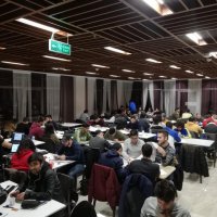 Sınav döneminde koridorlar bile doldu 