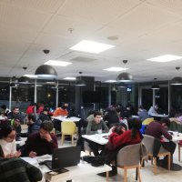 Sınav döneminde koridorlar bile doldu 