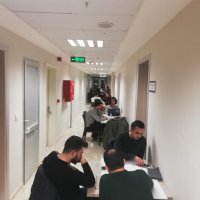 Sınav döneminde koridorlar bile doldu 