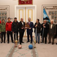 Şampiyonluk sevincini Başkan Aktaş’la paylaştılar  