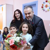 Başkan Amca’dan ballı ekmek  