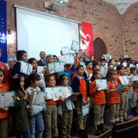 Minik yeteneklerin belge coşkusu       